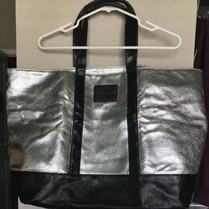 VS Weekender Tote